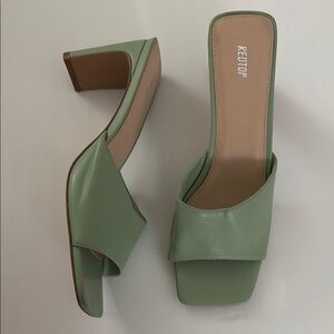 REDTOP Women's Green Heeled Sandals Shoes Size 9